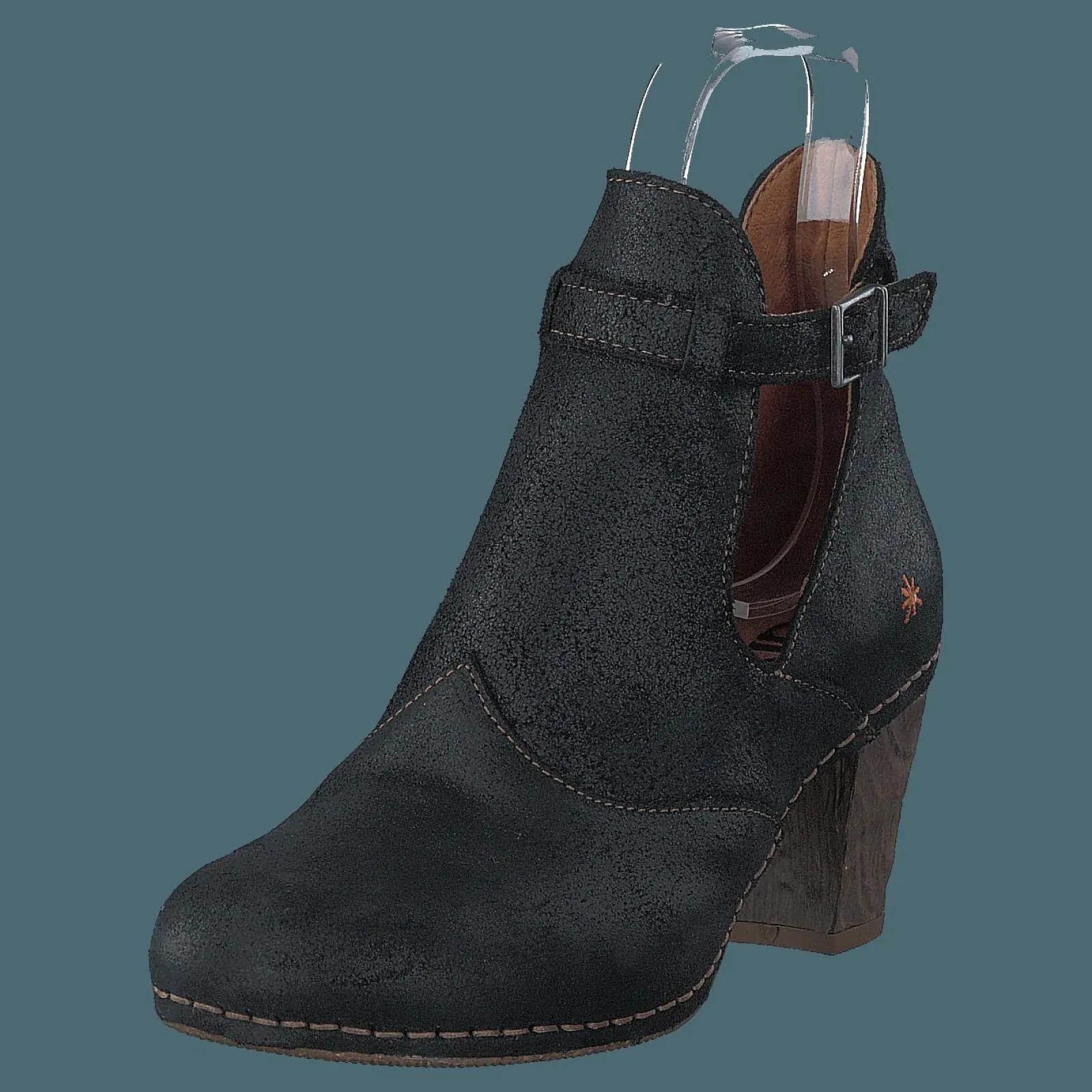 Art 143 I Meet Black