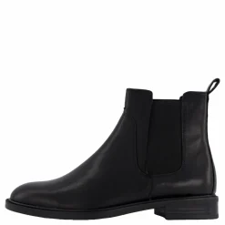 Vagabond Amina Black