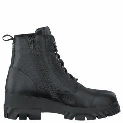 Philip Hog Betty Black