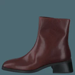 Vagabond Blanca Chestnut