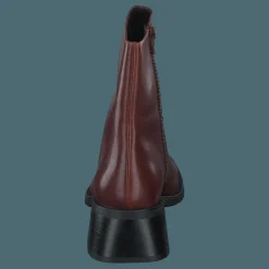 Vagabond Blanca Chestnut