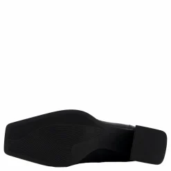 Vagabond Hedda Black