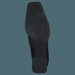 Vagabond Hedda Black