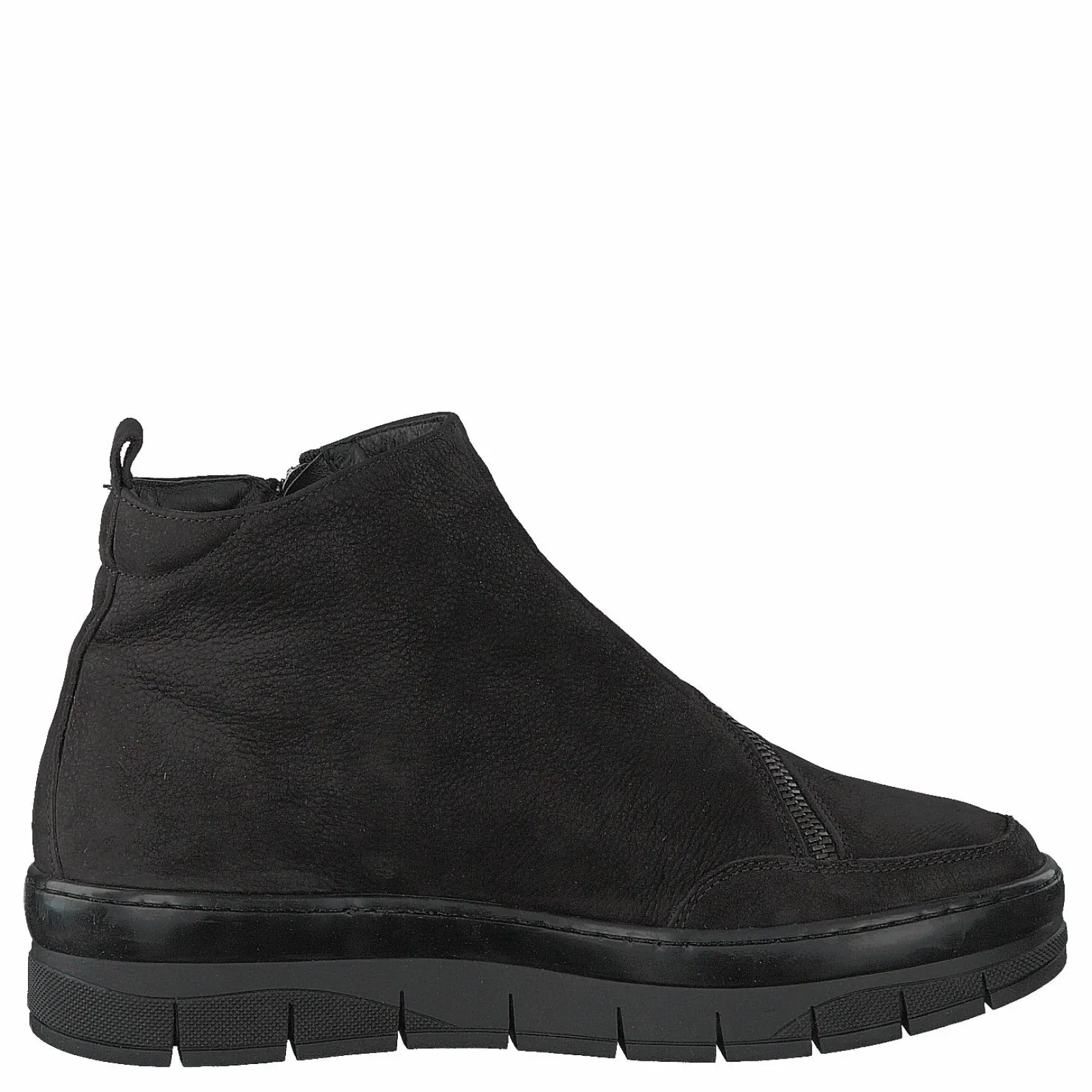 Nude of Scandinavia Hilda Longbeach / Nero