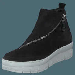 Nude of Scandinavia Hilda Longbeach Nero