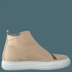 Nude of Scandinavia Lotta Cod / Nudo