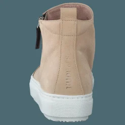 Nude of Scandinavia Lotta Cod / Nudo