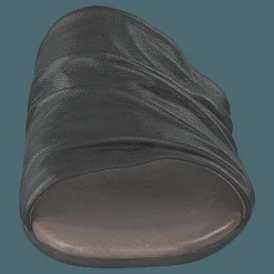 Ten Points Madeleine Black