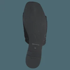 Ten Points Madeleine Black