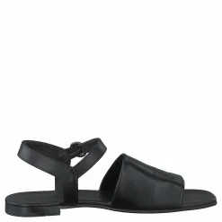 Ten Points Madeleine Black