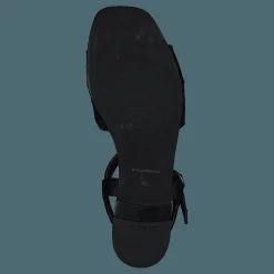 Ten Points Madeleine Black