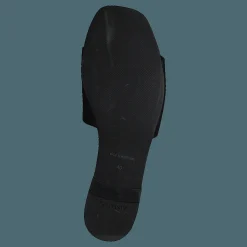 Ten Points Madeleine Black