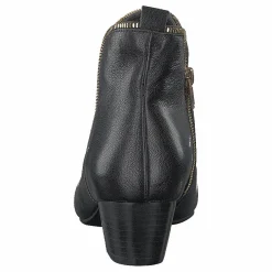 Sofie Schnoor Paulina Black